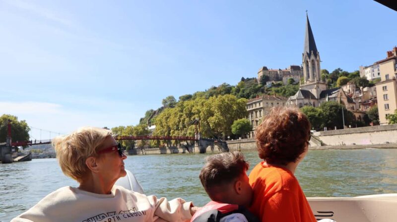 Private boat tour in Lyon city center with skipper - Key Points