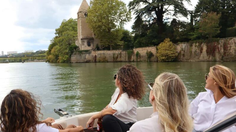 Private boat tour in Lyon city center with skipper - The Highlight: Tour Around Île Barbe