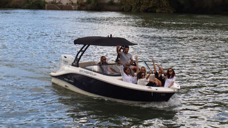 Private boat tour in Lyon city center with skipper - Skipper-Led Commentary and Personal Touch