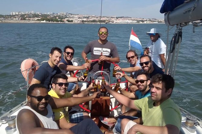 PRIVATE BOAT TOUR Lisbon - The Wine and Refreshments on Board