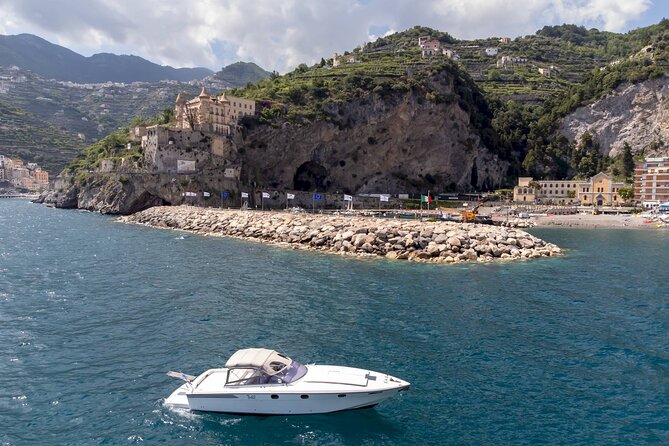 Private Boat Tour of Amalfi Coast with Drinks - Praiano’s Coastal Charm and Hidden Caves