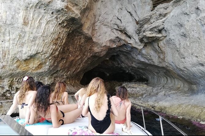 Private boat tour of the Island of Capri, Caves, Faraglioni - Swimming and Snorkeling at the Faraglioni