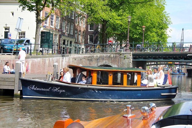 Private boat tour on a electric saloon boat - Tour Schedule and Booking Considerations