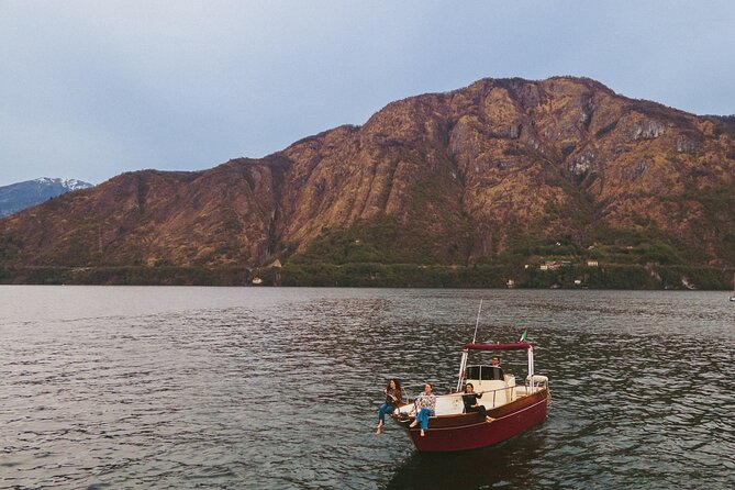 Private Boat Tour on Italian Gozzo on Lake Como - Scenic Passages at Villa Carlotta and Lake Lenno