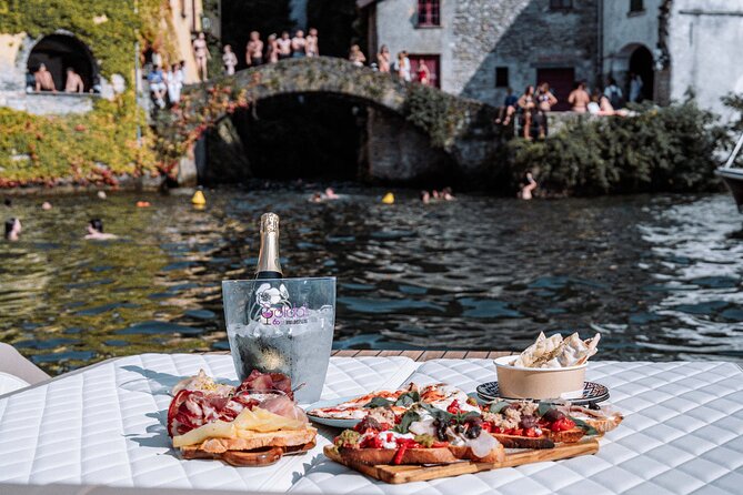 Private Boat Tour on Lake Como - Visiting the Villas and Historic Residences