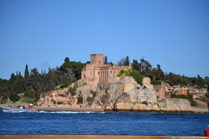 Private Boat Tour through the Benagil Caves - Snorkeling and Refreshments: Enhancing the Experience