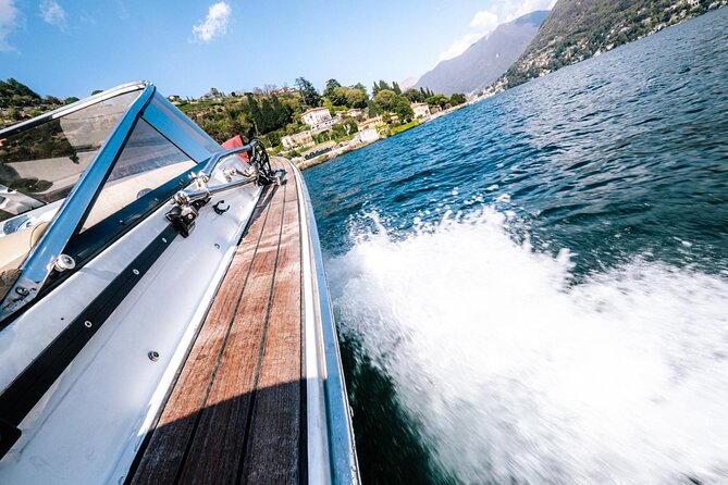 Private Boat Tour with Open Bar Lake Como 7 Pax - The Experience: Guides, Music, and the Open Bar