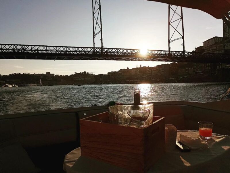 Private Boat Trip for 2 with Tasting in Porto -Sunset Option - From Sunset Views to Scenic Landmarks