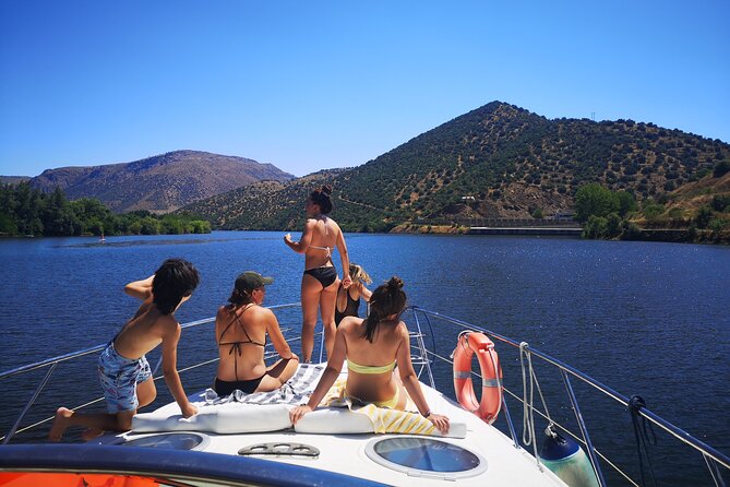 Private boat trip with lunch in a typical restaurant - Weather and Cancellation Policies