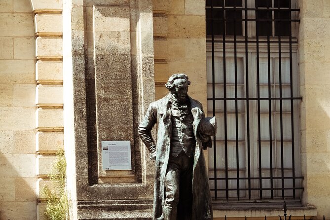 Private Bordeaux History Tour with a glass of Bordeaux wine. - Discovering Medieval Bordeaux at Rue du Loup