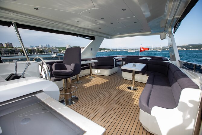 Private Bosphorus Sightseeing Cruise on Luxury Yacht - The Asian Side: Kucuksu Palace and Kandilli