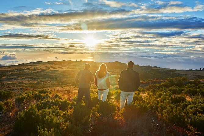 Private Breathtaking Sunrise Private Jeep Tour - Experience Madeira’s Breathtaking Sunrise from Pico do Arieiro