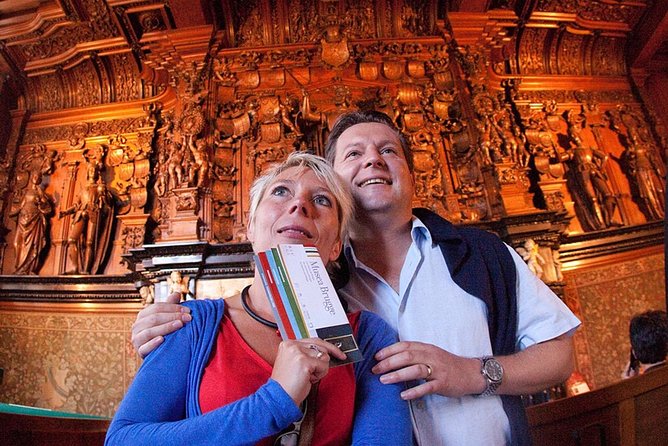 Private Bruges Historical Walking Tour with Chocolate Treat - Walking Along Dijver and Visiting the Gruuthusemuseum