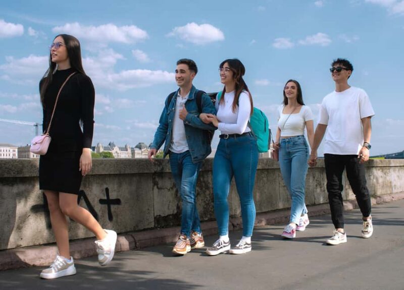 PRIVATE Budapest Jewish Heritage Walking Tour - Food Tasting - Tasting Traditional Flódni and Sipping Hungarian Coffee