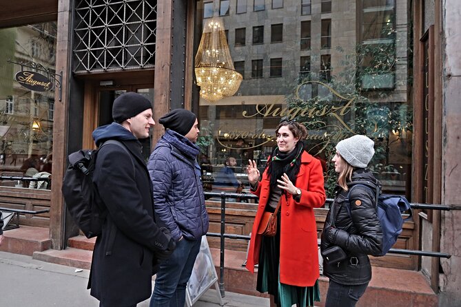 Private Café Wandering: Excursion through Budapests Belle Epoque - Relaxing with Coffee and Cake at Muvesz Café