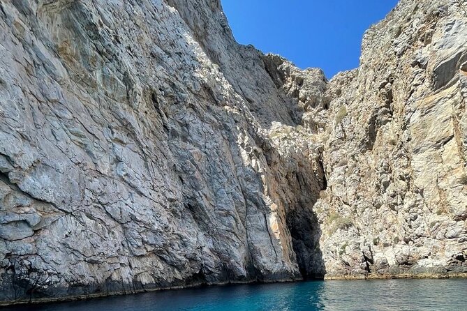 Private Caldera Cruise with Motor Yacht in Santorini - Visiting the Old Port of Fira and Ammoudi Bay