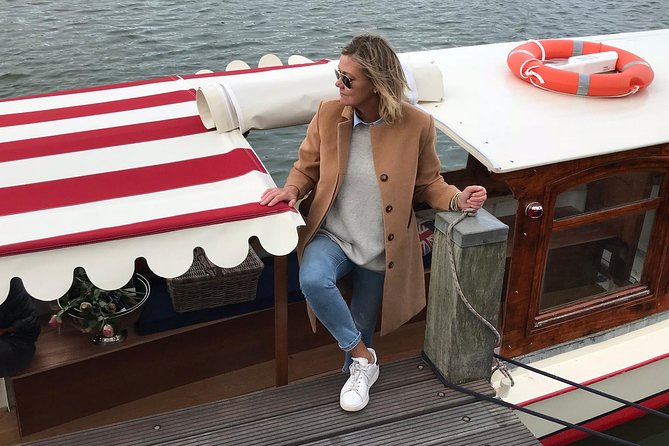 Private canal cruise on small historic boat - Exploring the Rembrandt and Herengracht Neighborhoods