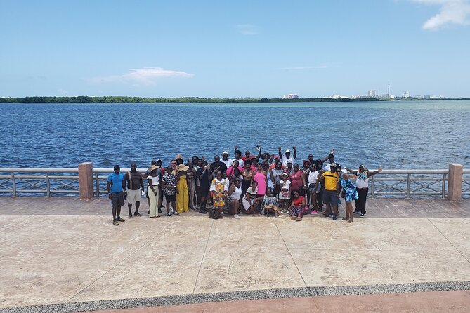 Private Cancun Shopping and City Tour - Shopping at Plaza 28 in Downtown Cancun