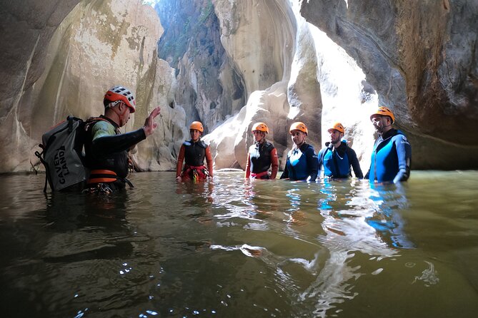 Private canyoning adventure in the Buitreras Canyon - Key Points