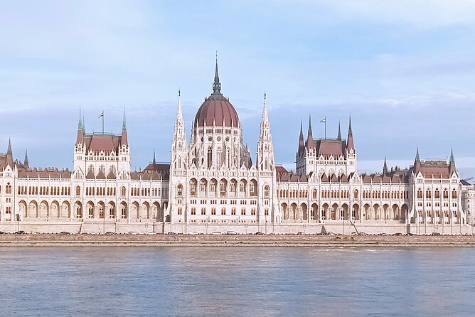 Private car or minivan transfer from Budapest to Prague or back - Personalized Private Transfers Between Budapest and Prague at an Attractive Price