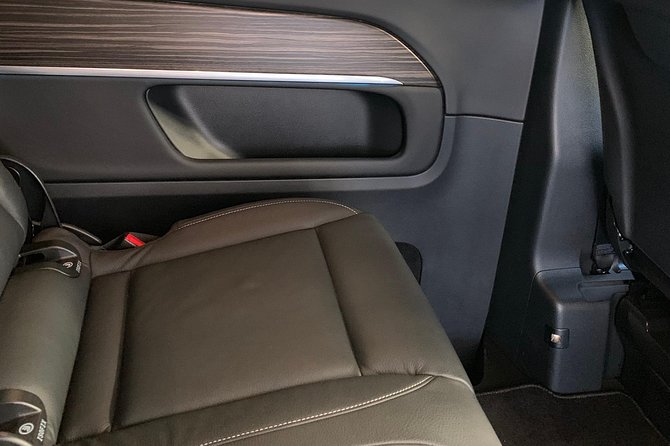 Private car service Naples Airport To Sorrento or vv - Comfort and Amenities on the Journey: Water, Wi-Fi, and More