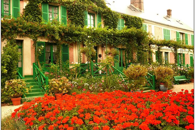 Private Car Trip to Giverny Garden from Paris - Comfortable Private Transport with Hotel Pickup in Paris