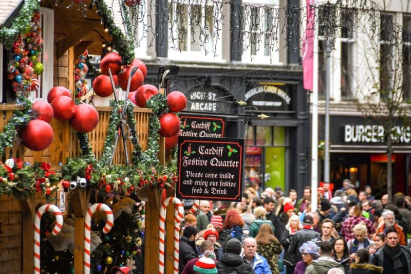 Private Cardiff Christmas Lights Walk With Welsh Cakes - Winter Wonderland: A Sparkling Holiday Scene