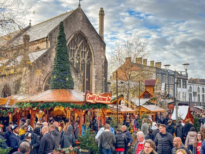 Private Cardiff Christmas Lights Walk With Welsh Cakes - Inside the Royal Arcade: Victorian Charm and Christmas Decor