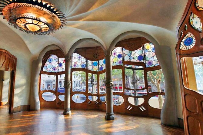 Private Casa Batlló & Skip-the-line + Official Licensed Guide - The Transport and Personalized Service
