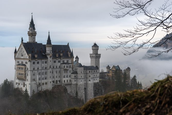 Private Castle Tour from Munich: Neuschwanstein, Hohenschwangau, and Linderhof - Exploring Hohenschwangau Castle and Its Museum
