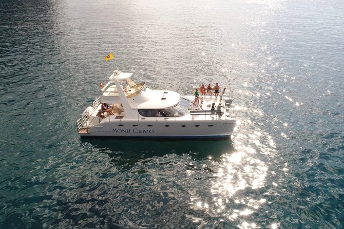 Private Catamaran Charter with Transfer, Buffet and Snorkeling - Key Points