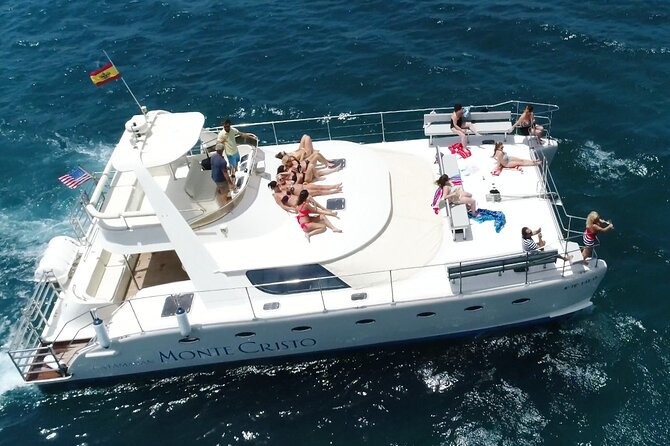Private Catamaran Charter with Transfer, Buffet and Snorkeling - Dining and Refreshments on the Catamaran