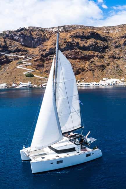 Private Catamaran Cruise in Santorini and BBQ Drinks - Scenic Photos Near Thirassia Island