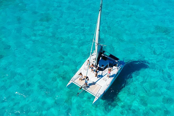 Private Catamaran from Cancun to Isla Mujeres for up to 13 People - The Crew and Guides: Key to a Memorable Trip