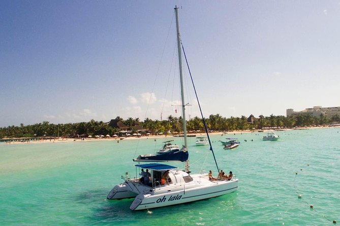 Private Catamaran from Cancun to Isla Mujeres | For up to 25 ppl - Drinks and Refreshments with an Open Bar