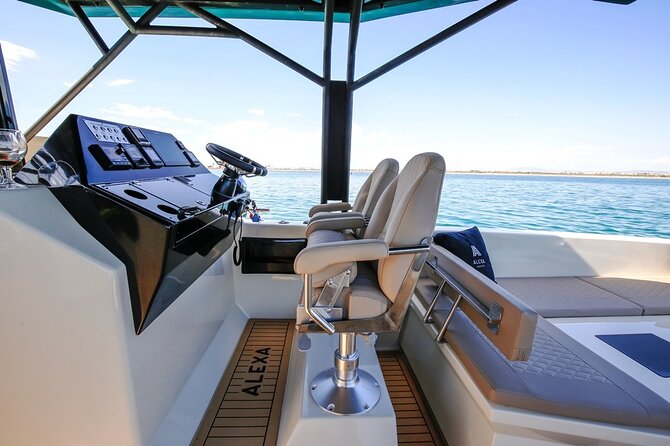 Private catamaran sailing experience around Barcelona - Key Points