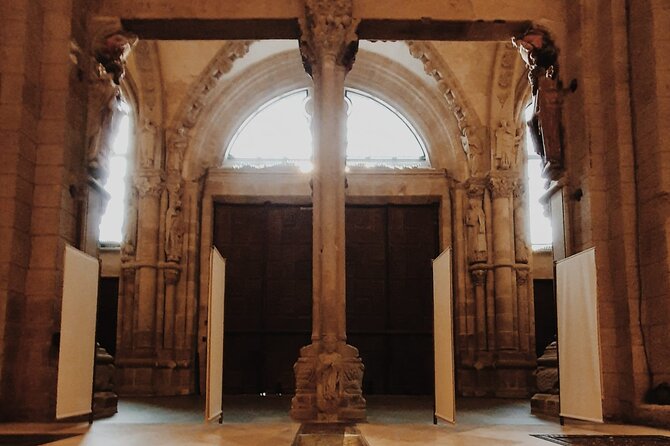 PRIVATE Cathedral and museum tour SPANISH or ENGLISH - Balconies and Cloister Views: Panoramas Over Obradoiro Square