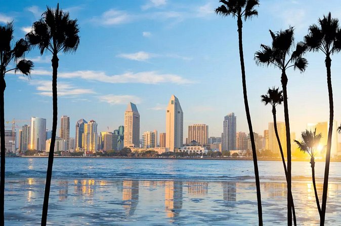 Private Celebrity Homes and Hollywood Landmarks Tour by Car - Behind-the-Scenes Hollywood Studio Visit