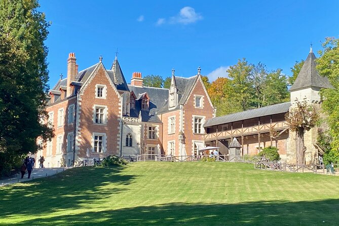 Private Chambord, Chenonceau, Da Vinci Clos Lucé Trip from Paris - Visiting Château de Chambord: The French Renaissance Marvel