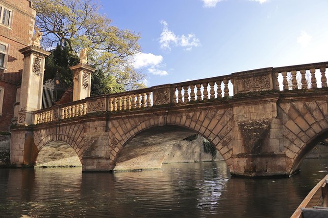 Private Chauffeur Punt Tour - Unpacking the Unique Colleges and Their Stories