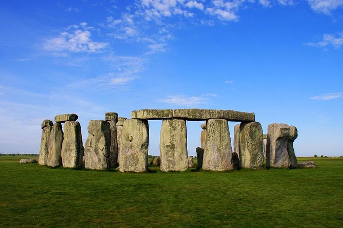 Private Chauffeured Minivan Tour of Stonehenge from London - Luxury Transport from London to Stonehenge in a Private Vehicle
