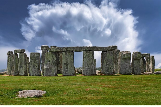 Private Chauffeured Minivan Tour of Stonehenge from London - Cost and Booking Considerations