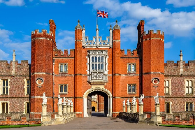 Private Chauffeured Tour to Hampton Court Palace from London - Discover the Comfort and Flexibility of a Private Chauffeured Tour