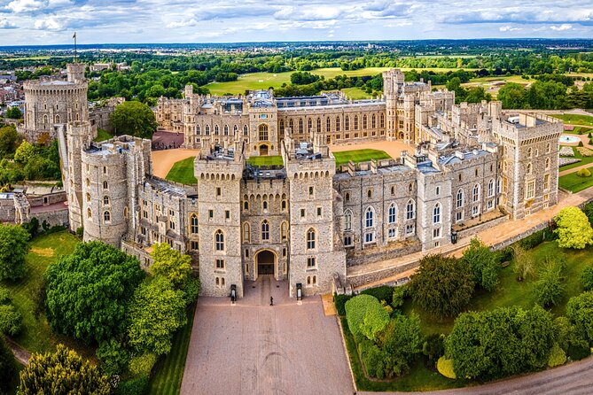 Private Chauffeured Tour to Windsor Castle from London - Door-to-Door Chauffeur Service from London in Style