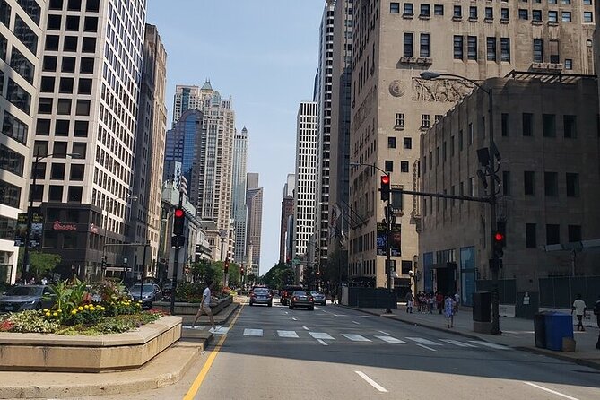 Private Chicago Scenic Driving Tour - Strolling the Magnificent Mile and Capturing Chicago’s Energy