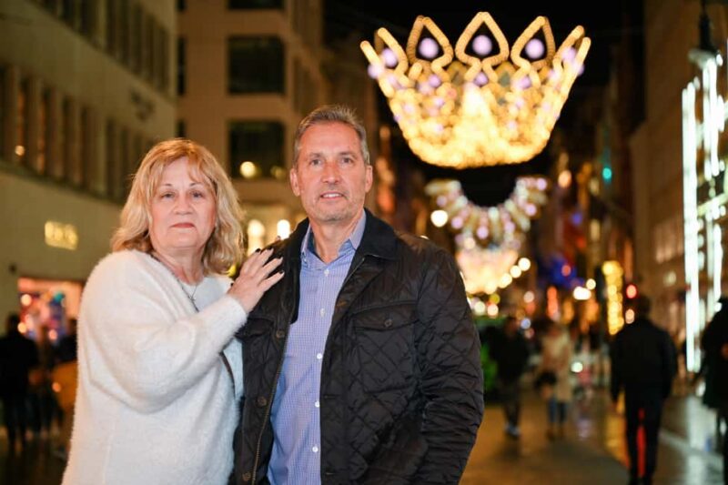 Private Christmas Lights Photoshoot in London - The Experience of Posing with Christmas Lights in London