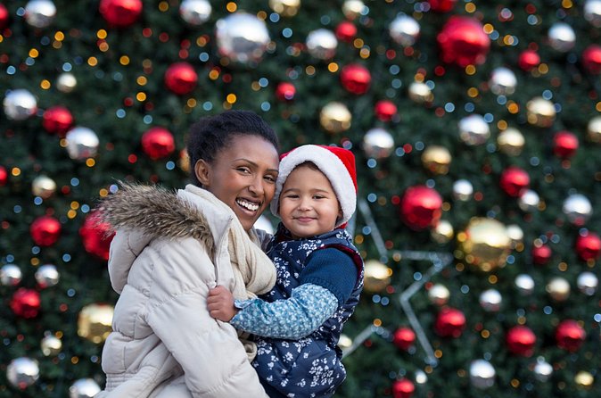 Private Christmas Walking Tour on Vancouvers Festive Shoreline - Illuminated Granville Square’s Festive Decorations