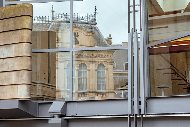 Private City Kickstart Tour: Edinburgh - Edinburghs Best Introduction: A Private Tour for First-Time Visitors