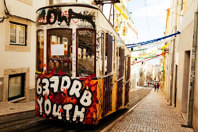 Private City Kickstart Tour: Lisbon - The Elevation and Elegance of the Santa Justa Lift