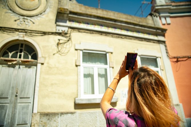 Private City Kickstart Tour: Lisbon - Discovering the Districts of Chiado and Baixa
